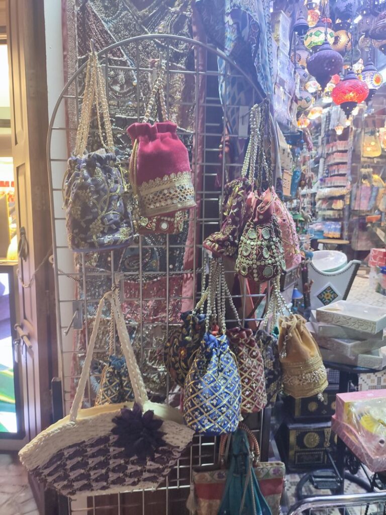 Manama Souq: souvenirs
